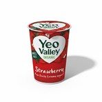 Yeo Valley Organic Strawberry Live Fruity & Creamy Yogurt 450g